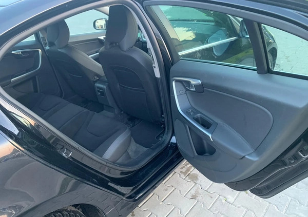 Volvo S60 cena 30000 przebieg: 195000, rok produkcji 2011 z Strumień małe 277